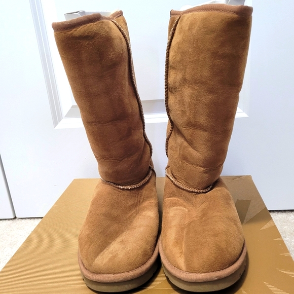 UGG Light Sand Brown Classic Tall Boots, size US 5 - Picture 2 of 5
